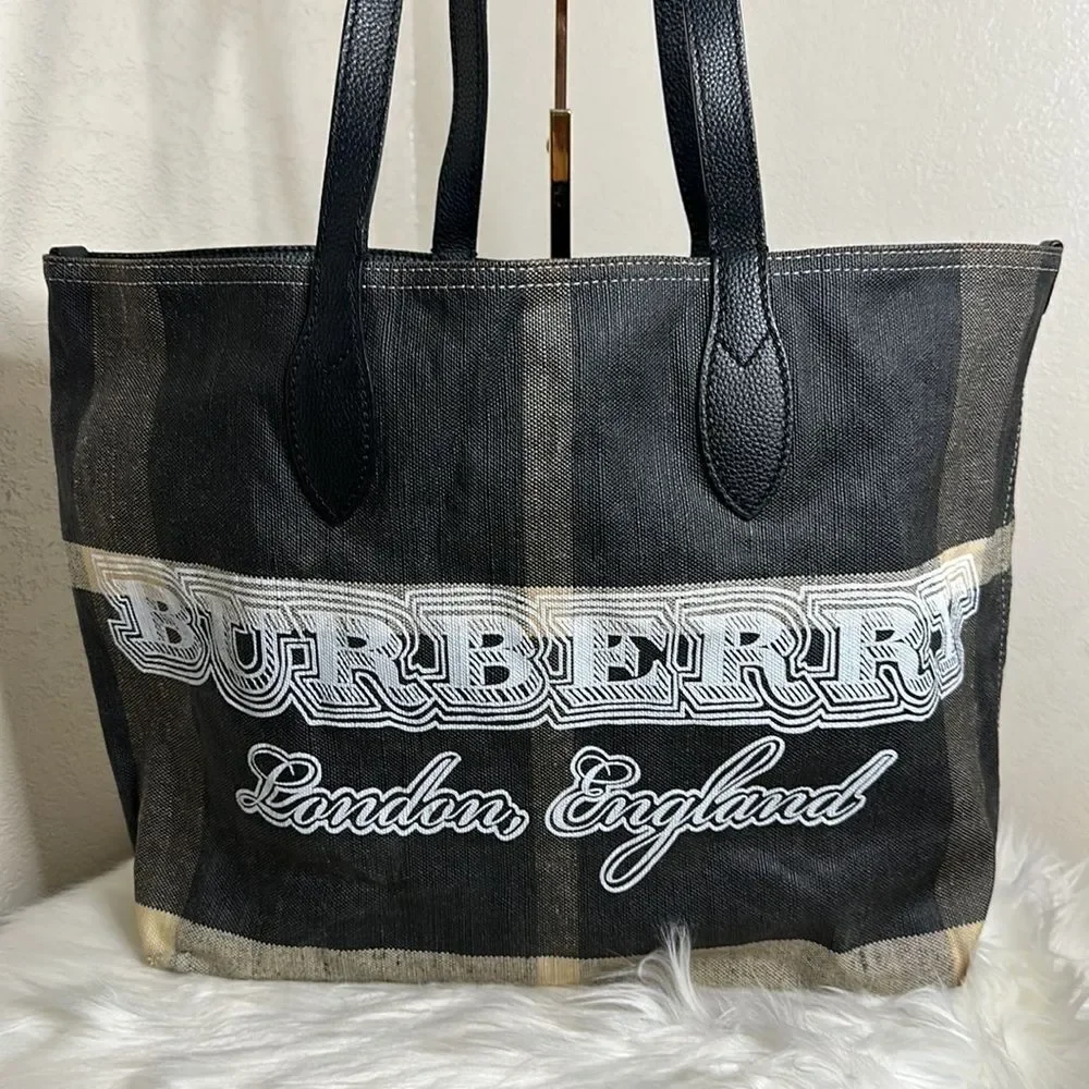 💯 Authentic Burberry Doodle Tote🍀